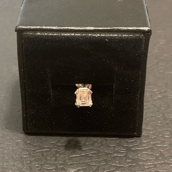 Single .82 Carat VS1 F Emerald Cut Diamond Earring 18KT White Gold Appraisal - Picture 1 of 9
